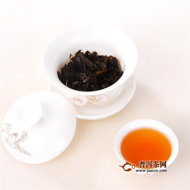 黑茶的功效,中年人喝黑茶4大功效!